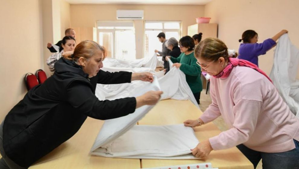 Deprem Bölgesi İçin Kefen ve Ceset Torbası Hazırlıyorlar