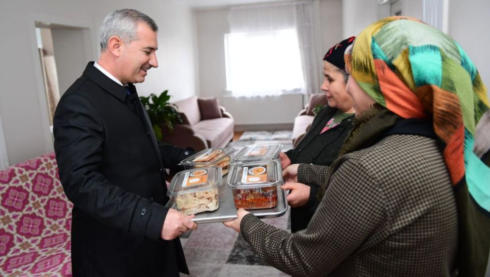 Yeşilyurt Belediyesi'nin 'Gönül Tabağı' Ziyaretleri