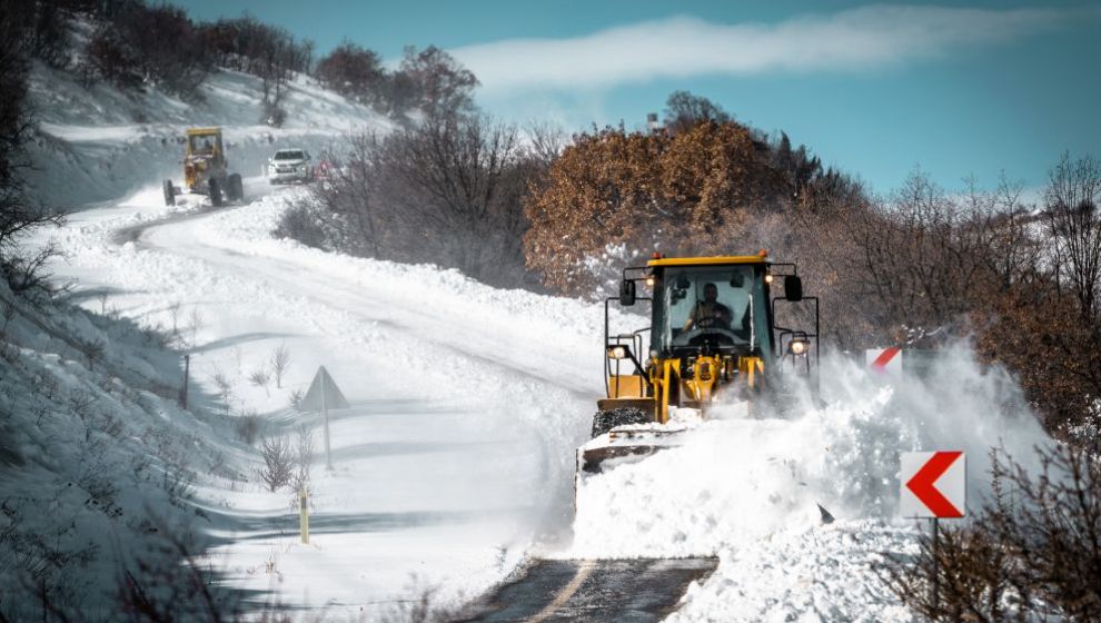Kar 530 Mahallenin Yolunu Kapattı, 461'i Açıldı