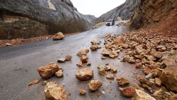 Etkili Yağışın Ardından Heyelan