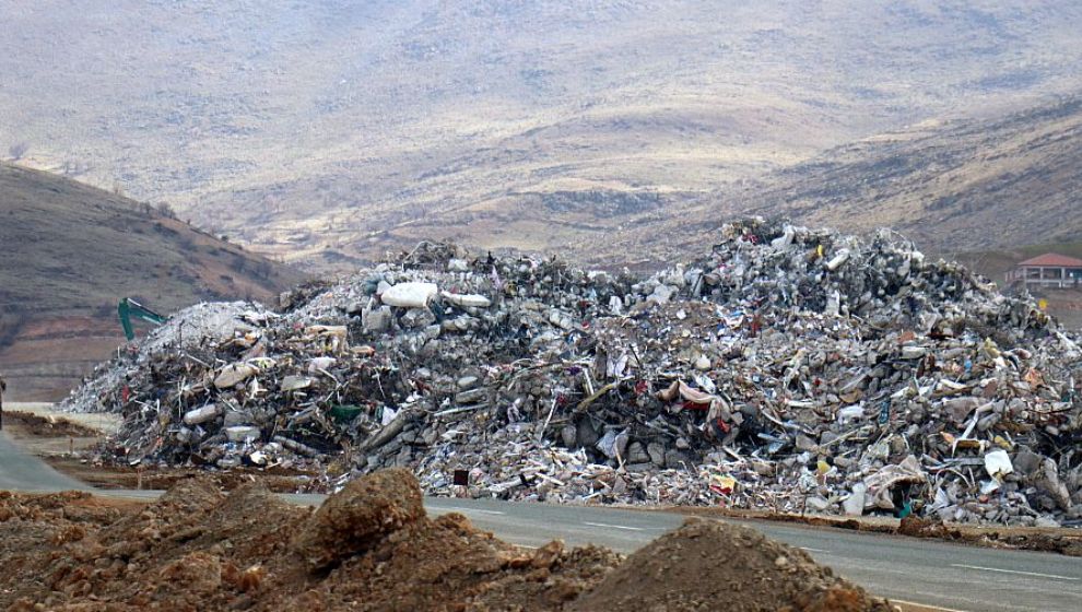 Deprem Sonrası Molozlar Geri Dönüşüme Kazandırılıyor