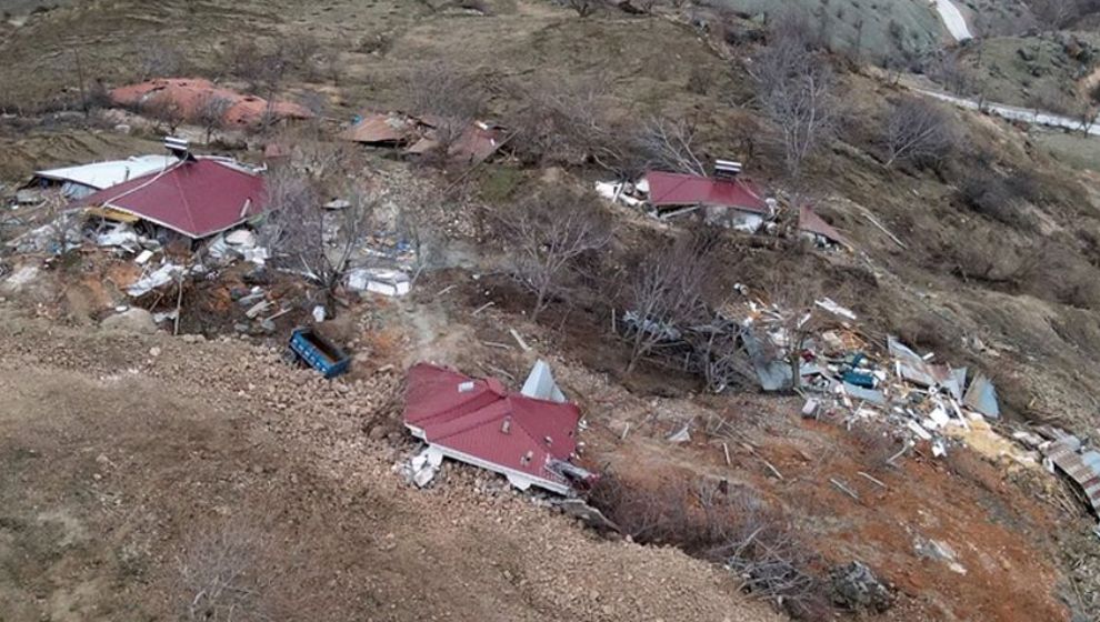 Depremde Tamamen Yıkılan 15 Haneli Mezra Havadan Görüntülendi