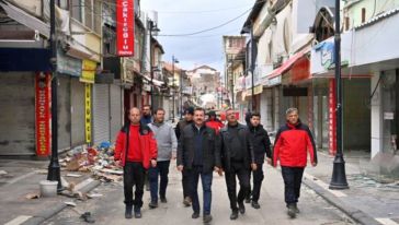 Yılmaz'ın Bir Ayağı Balıkesir'de, Bir Ayağı Malatya'da