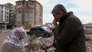 Depremde Oğlunu Kaybeden Annenin Acısı Muhabiri de Ağlattı