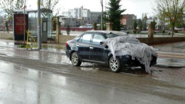 Malatya'da Sağanak Yağmur ve Dolu Yağışı Etkili Oldu