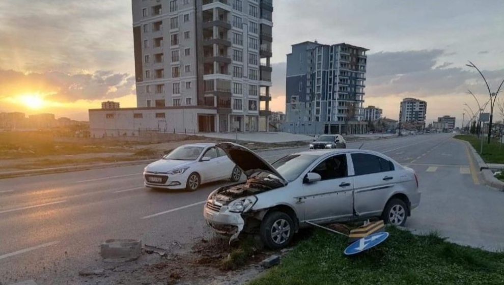 Altın Kayısı Bulvarındaki Kazada 6 Kişi Yaralandı