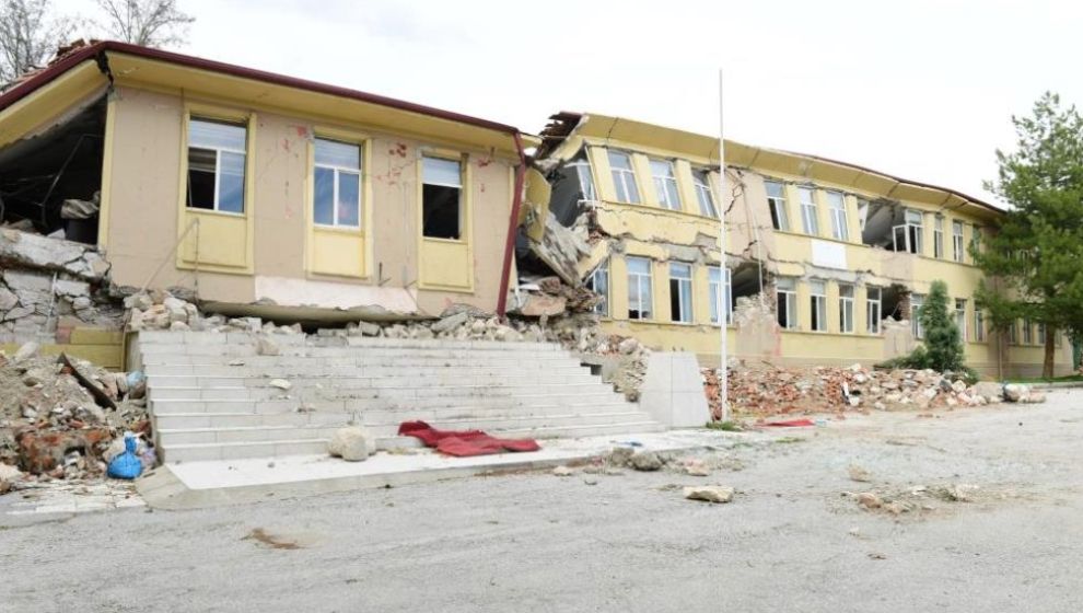 Deprem Hasarlı Eski Müdürlük Binası 'Deprem Müzesi' Olacak