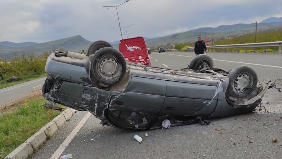 Malatya- Elazığ Yolundaki Kazada 3 Kişi Yaralandı