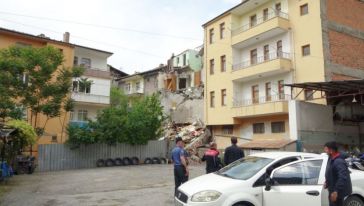 'Hasarlı Bina Çöktü' İhbarı Üzerine..