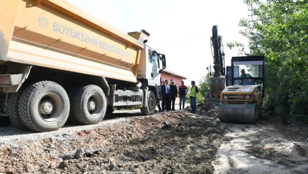 Zemini Bozulan Yollarda Onarım Çalışması Yapılıyor