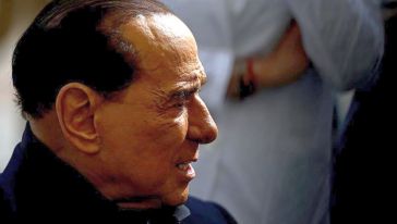 İtalya'nın Eski Başbakanı Berlusconi Hayatını Kaybetti