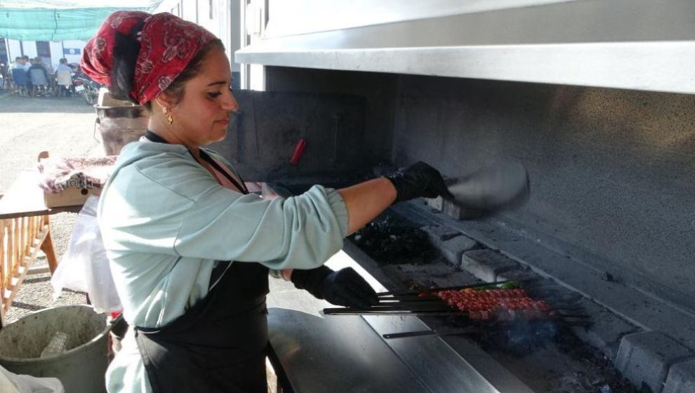 Kadın Kebap Ustası, Eşiyle Birlikte Çalışıyor