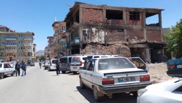 Doğanşehir'de Ağır Hasarlı Binaların Yıkımına Başlanıyor