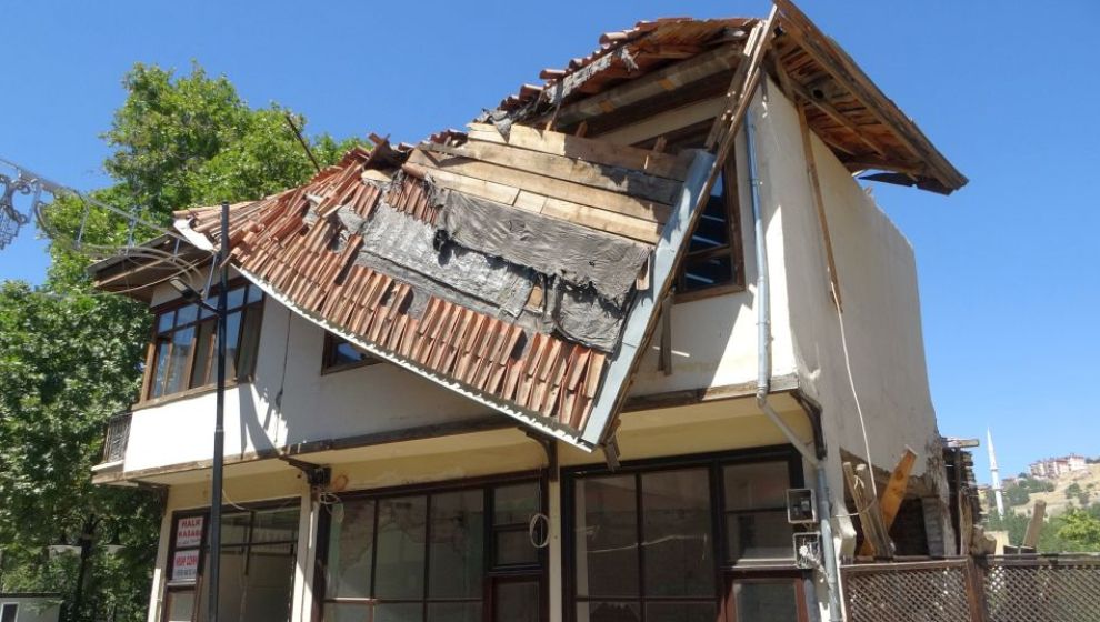 Depremin Vurduğu Lezzet Caddesi Eski Günlerini Arıyor