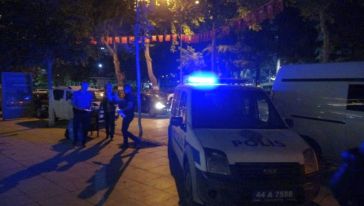 Kuzeni İle Karısını Silahla Yaraladı