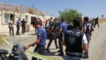 Pompalı Tüfek Birden Patladı, Arkadaşını Ayağından Vurdu