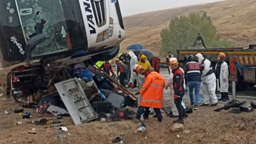 Malatya Plakalı Otobüs Kaza Yaptı... 7 Ölü  30 Yaralı