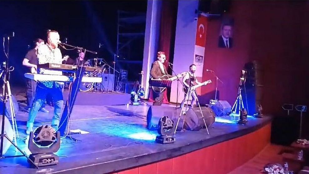 Ayna Grubu Malatya'da Konser Verdi