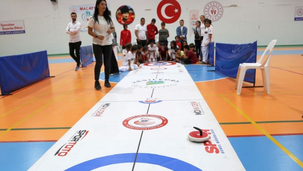 Konteyner Kentte Curling Turnuvası Düzenlendi