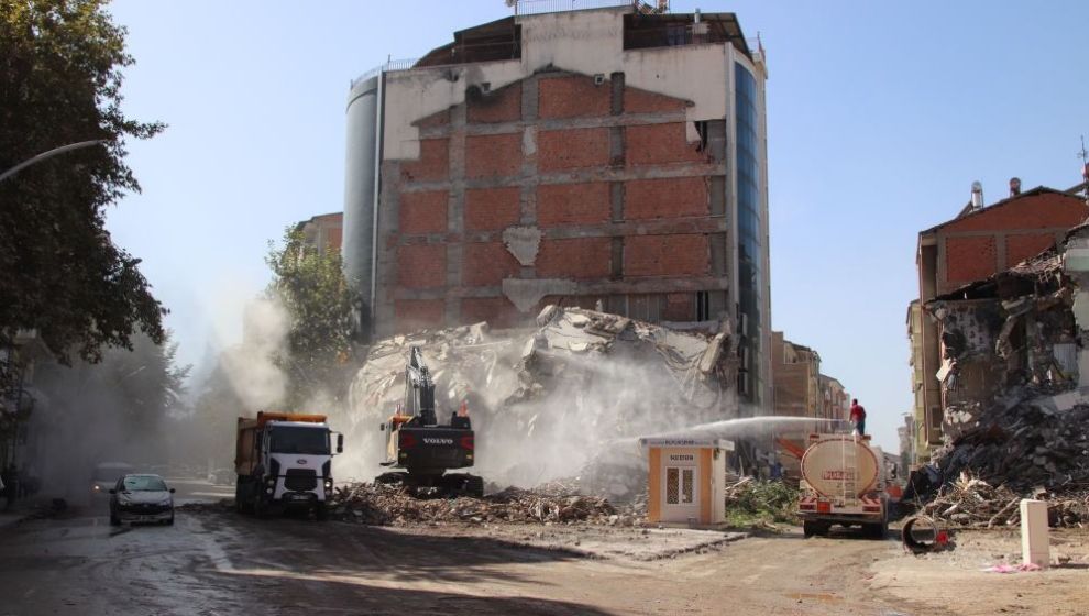 'Vatandaş Perişan.. Yıkım Planlı Yapılmalı'