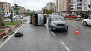 Çöşnük Kavşağında Kaza..