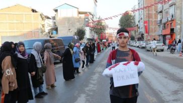 Malatya'da 'Gazze Şeridi Zinciri' Eylemi