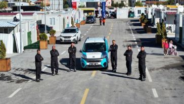 Yeşilyurt Belediyesi'nden Konteyner Onarım Ekibi