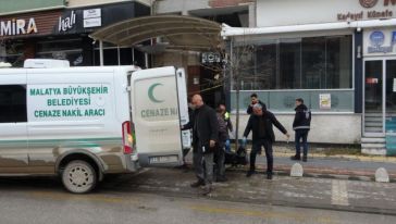 Hasarlı Binada Ceset Bulundu