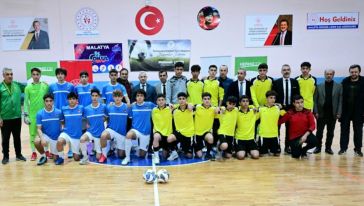 Yeşilyurt'ta 100. Yıl Salon Futbolu Turnuvası Başladı