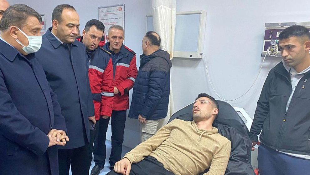 Gürkan, Otobüs Kazasında Yaralanan Vatandaşları Ziyaret Etti