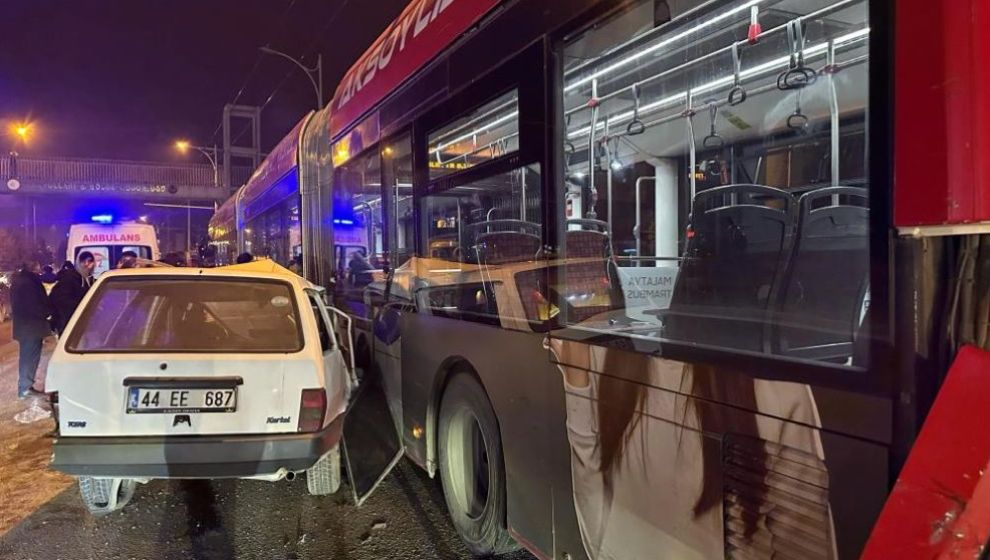 İki Ayrı Trafik Kazasında 5 Kişi Yaralandı