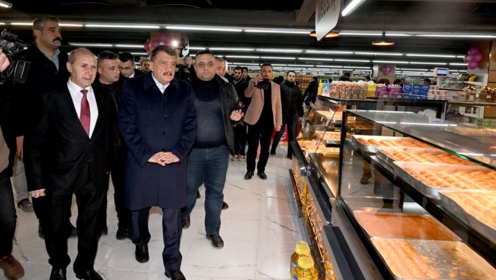 Şehirgösteren'deki AVM'de Esenlik de Market Açtı