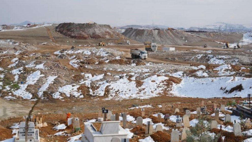 “Malatya’da Biriken Molozlar Adeta Enkaz Dağlarına Dönüştü”