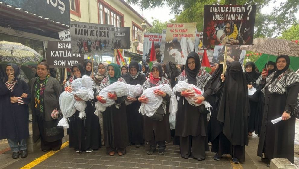 'Mazlum Coğrafyalarda Annelerin  Gözleri Yaşlı, Kalpleri Acı ve Özlem Dolu'