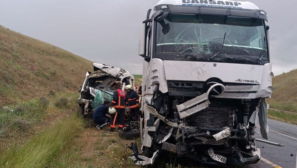 TIR'la Çarpışan Kurtarıcının Sürücüsü Hayatını Kaybetti