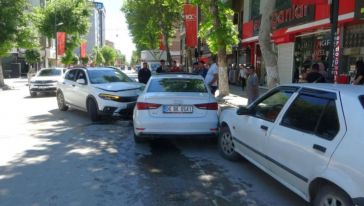 İnönü Caddesi'ndeki Kazada 1 Kişi Yaralandı