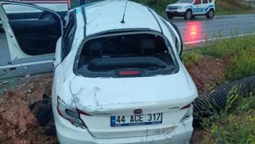 Sivas- Malatya Yolunda Kaza.. 5 Kişi Yaralandı