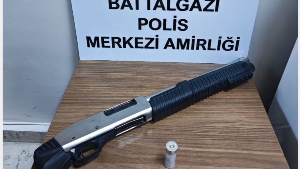 MHP Önünde Silahlı Kavgaya Polis Müdahale Etti