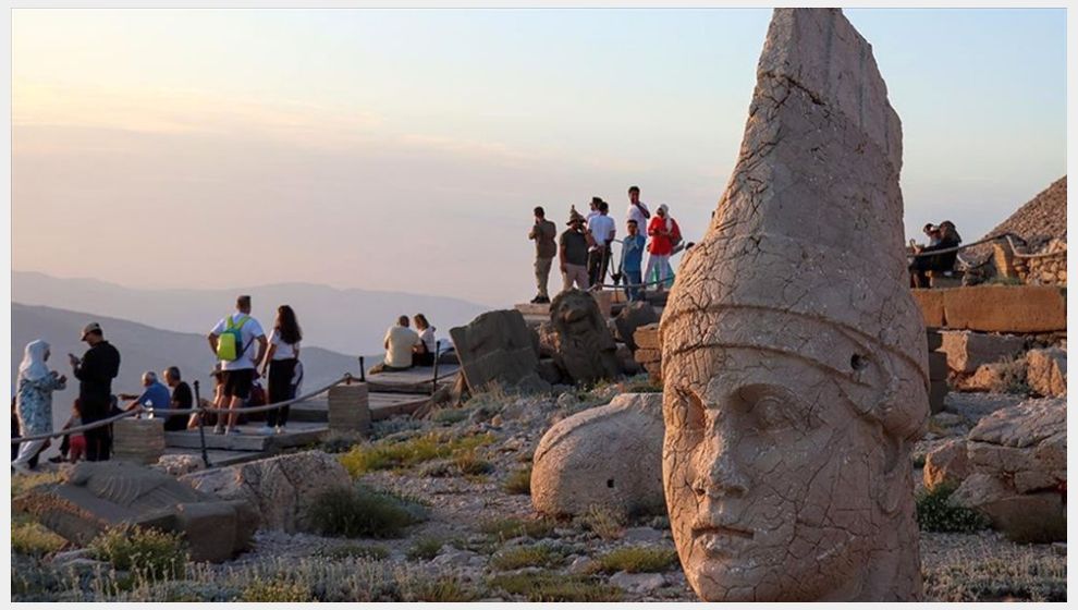 Nemrut'a Bayramda 8 Bin Ziyaretçi