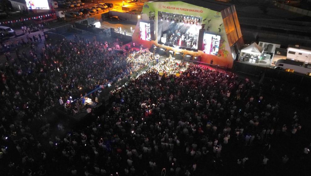 26. Kayısı Festivali Pazar Gecesi Konserle Sona Erdi