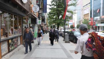 Atatürk Caddesi Esnafına Şimdi de 'Kaçak' Tutanağı!