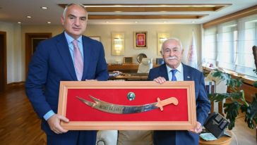 CEM Vakfı Malatya Yöneticileri Kültür Bakanı Ersoy'u Ziyaret Etti