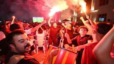 Malatya'da A Milli Futbol Takımının Avusturya Zaferi Coşkusu