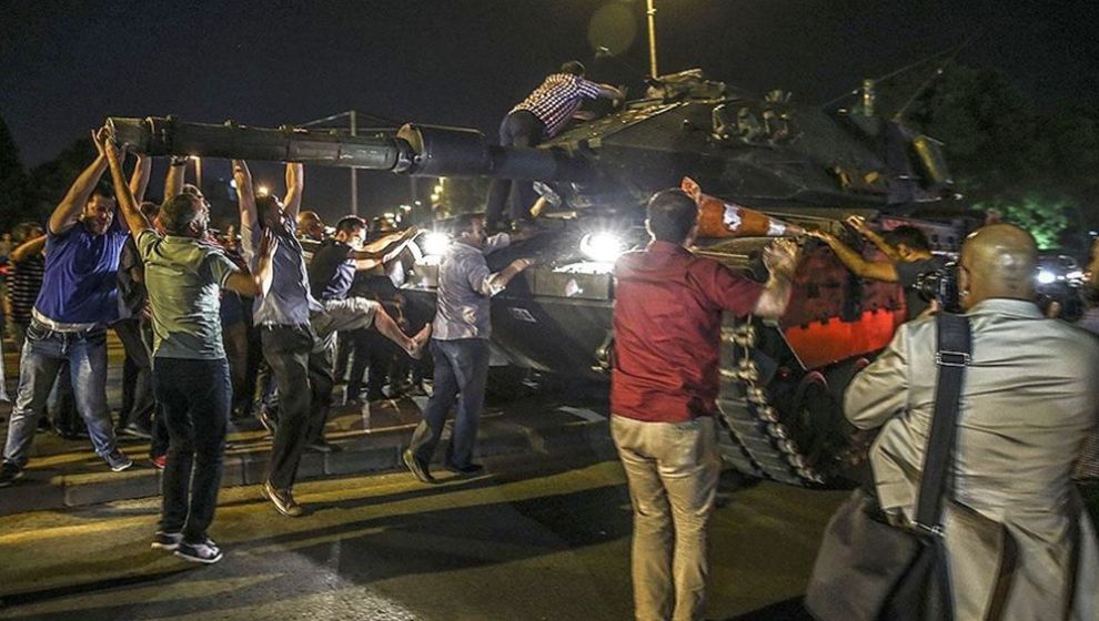 Fetullahçı Terör Örgütünün Darbe Girişiminin Üzerinden 8 Yıl Geçti