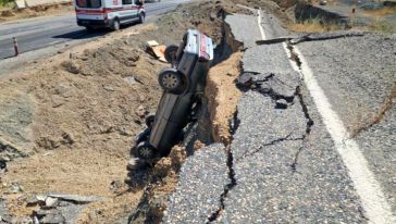 Malatya Plakalı Araç Kaza Yaptı, 2 Yaralı