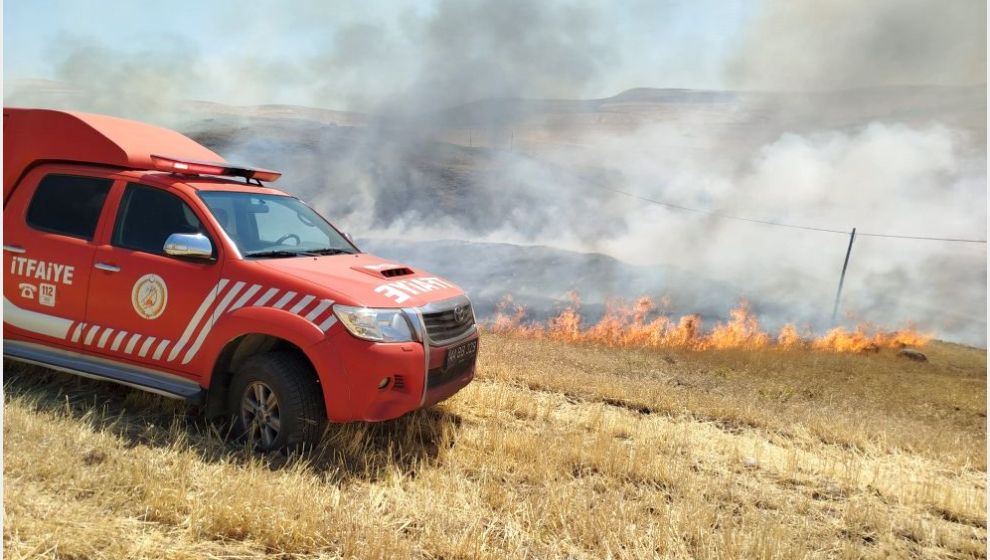 Anız ve Bahçe Yangınları İtfaiye Tarafından Söndürüldü