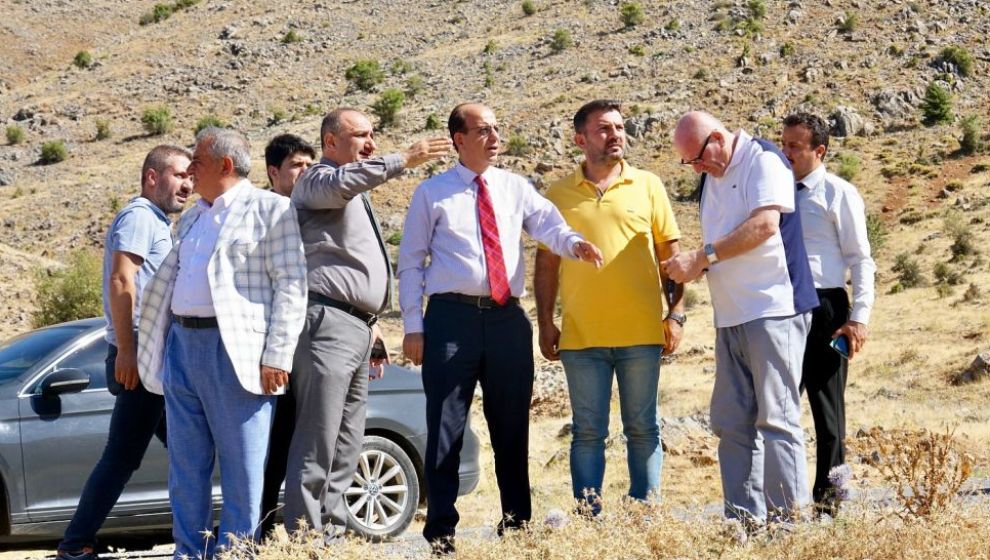 Belediyeden Kadiruşağı'na Futbol Sahası