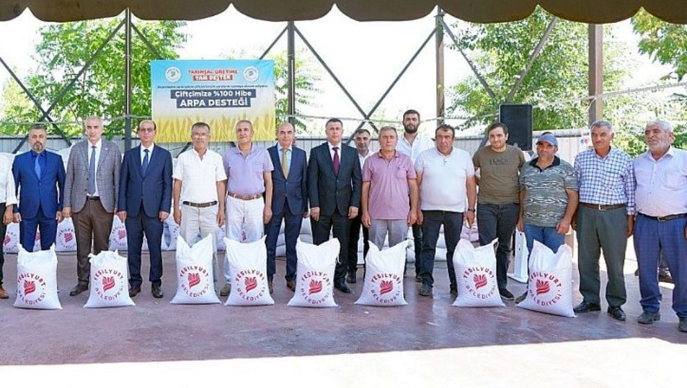 Çiftçilere 35 Ton Arpa Dağıtımı Yapıldı