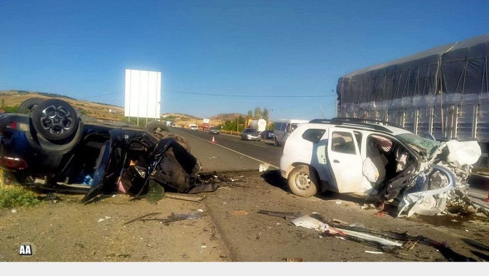 Elazığ Yolundaki Zincirleme Kazada 2 Ölü, 4 Ağır Yaralı