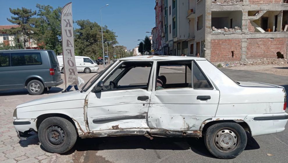 Hasanbey'deki Trafik Kazasında 3 Kişi Yaralandı